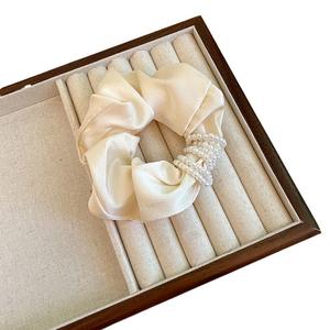 ที่คาดผมลูกปัดสีขาวแฟชั่นใหม่ออกแบบได้ตามต้องการผ้าไหมสีมุกยืดหยุ่นวัสดุผ้าที่ทนทานเครื่องประดับผมสวย - Product Image 4