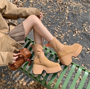 Botas cortas de suela gruesa con cremallera lateral y estampado de leopardo, estilo casual y europeo, botas de cuero a la moda para mujer. - Product Image 6