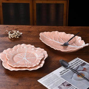 Vente directe usine Lelyi : Service de table en céramique rose créatif motif chou, avec décor sous glaçure et relief de veines de feuille, pour le thé de l'après-midi - Product Image 4