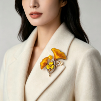 Bros Vintage Etnis Miao Tenun Tangan Motif Daun Ginkgo Emas Bunga Kuning Bertabur Rhinestone untuk Dipakai Sehari-hari