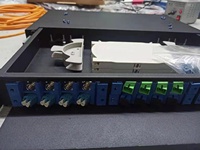 Caja Terminal Óptica Deslizante de 19'' 1U ODF para 24, 48, 96, 144 Núcleos con Panel de Fibra Óptica