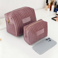 Pochette de maquillage en velours personnalisée, étiquette personnalisée, trousse de toilette matelassée avec fermeture éclair, organiseur de cosmétiques pour voyage, pochette de beauté portable