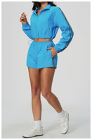 Ensemble de sport décontracté pour femme avec veste à col montant et short à rayures contrastées, séchage rapide, coupe ample