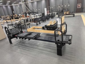 Máquina de <span class=keywords><strong>Pilates</strong></span> <span class=keywords><strong>Reformer</strong></span> de Aluminio, Portátil, Comercial, para Estudio, <span class=keywords><strong>Mini</strong></span> <span class=keywords><strong>Reformer</strong></span> Profesional de Piernas Altas para <span class=keywords><strong>Pilates</strong></span> - Product Image 2