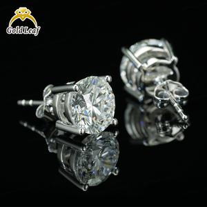 Boucles d'oreilles clous en or 18 carats plaqué or, diamant rond de laboratoire, 4 griffes, romantiques, certifiées IGI, pour mariage, fiançailles ou cadeau de fête - Product Image 2