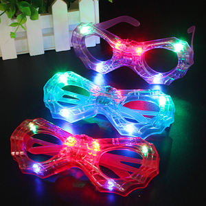 <span class=keywords><strong>Occhiali</strong></span> a Stella Luminosi LED Nuovi <span class=keywords><strong>Occhiali</strong></span> Economici per Feste Occasioni Natalizie Laurea Ringraziamento <span class=keywords><strong>San</strong></span> <span class=keywords><strong>Valentino</strong></span> Festa della Mamma - Product Image 4