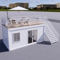 Maison conteneur préfabriquée et démontable avec terrasse sur le toit et escalier extérieur pour projets de villas, de parcs de vacances et de complexes hôteliers
