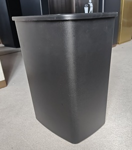 Poubelle de bureau en plastique 10L poubelle de recyclage poubelle en cuir en plastique poubelle - Product Image 4