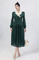 Robe plissée Miyake pour femme, col blanc et corps noir, vente en gros d'usine. Convient pour les trajets quotidiens et les tenues décontractées