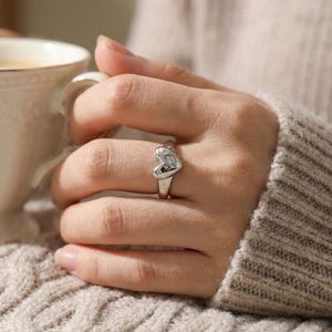 [งานแสดงเครื่องประดับนานาชาติฮ่องกง] "แหวนฮาร์ต ยี่" ประดับด้วยอัญมณีระยิบระยับ ความสง่างามเหนือกาลเวลาสำหรับการสวมใส่ในชีวิตประจำวัน - Product Image 4