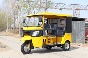 Motocicleta <span class=keywords><strong>de</strong></span> Pasajeros <span class=keywords><strong>de</strong></span> Tres Ruedas Motorizada, Popular, <span class=keywords><strong>de</strong></span> Gasolina, Tuk-Tuk, Motor <span class=keywords><strong>de</strong></span> 200cc, 6 Pasajeros, Certificación CE, Hecho en China - Product Image 4