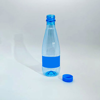 Bouteille en plastique jetable transparente de 440ml avec pompe à bouchon à vis adaptée à l'eau minérale, au thé au lait et aux boissons à base de jus