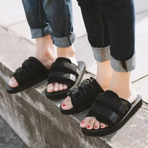 Chaussures en toile style couple, sandales décontractées de plage, pantoufles chaudes d'hiver, claquettes tendance pour femmes - Product Image 1