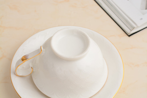 Juego de Tazas de Café de Porcelana con Ribete Dorado Pintado a Mano |   Taza de Té de Lujo para el Té de la Tarde Europeo, Diseño Floral Campestre, 180 ml, para Fiestas - Product Image 6