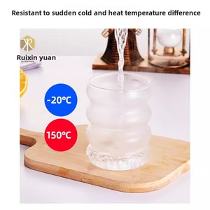 Copo de Vidro Borossilicato de Alta Qualidade em Formato de Lagarta, Caneca Minimalista de Cor Sólida para Chá com Leite, Vidro Transparente de Parede Simples Resistente ao Calor - Product Image 4
