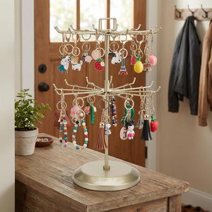 Support de présentation de bijoux en métal au design unique et moderne avec accents géométriques et base stable pour mettre en valeur votre collection de bijoux - Product Image 5