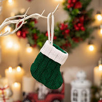 Mini chaussettes tricotées de Noël pouces tricot tricoté rayures décorations de vacances rustiques sacs Goodie pour les amis de la famille