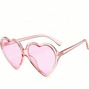 Gafas de Sol de Moda Retro Transparentes Rojas y Rosas para Mujer, Gafas de Sol Extra Grandes con Forma de Corazón - Product Image 4