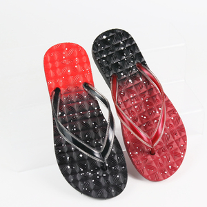 Tongs <span class=keywords><strong>de</strong></span> <span class=keywords><strong>plage</strong></span> d'été en PVC au design populaire, tongs personnalisées avec logo, sandales tongs - Product Image 4