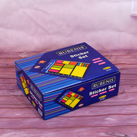 Kotak kemasan pakaian indah kotak hadiah magnetik Matte putih dengan penutup pita