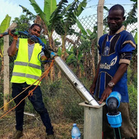 Pompe à eau solaire 3HP 185 mètres de hauteur de refoulement AC+DC 7m³/h, pompe submersible à haut débit pour système de puits profond pour l'irrigation agricole