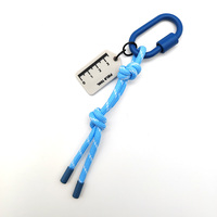 Porte-clés mousqueton ovale couleur personnalisée avec logo PVC gaufré, idéal pour sac, voyage, promotion ou souvenir