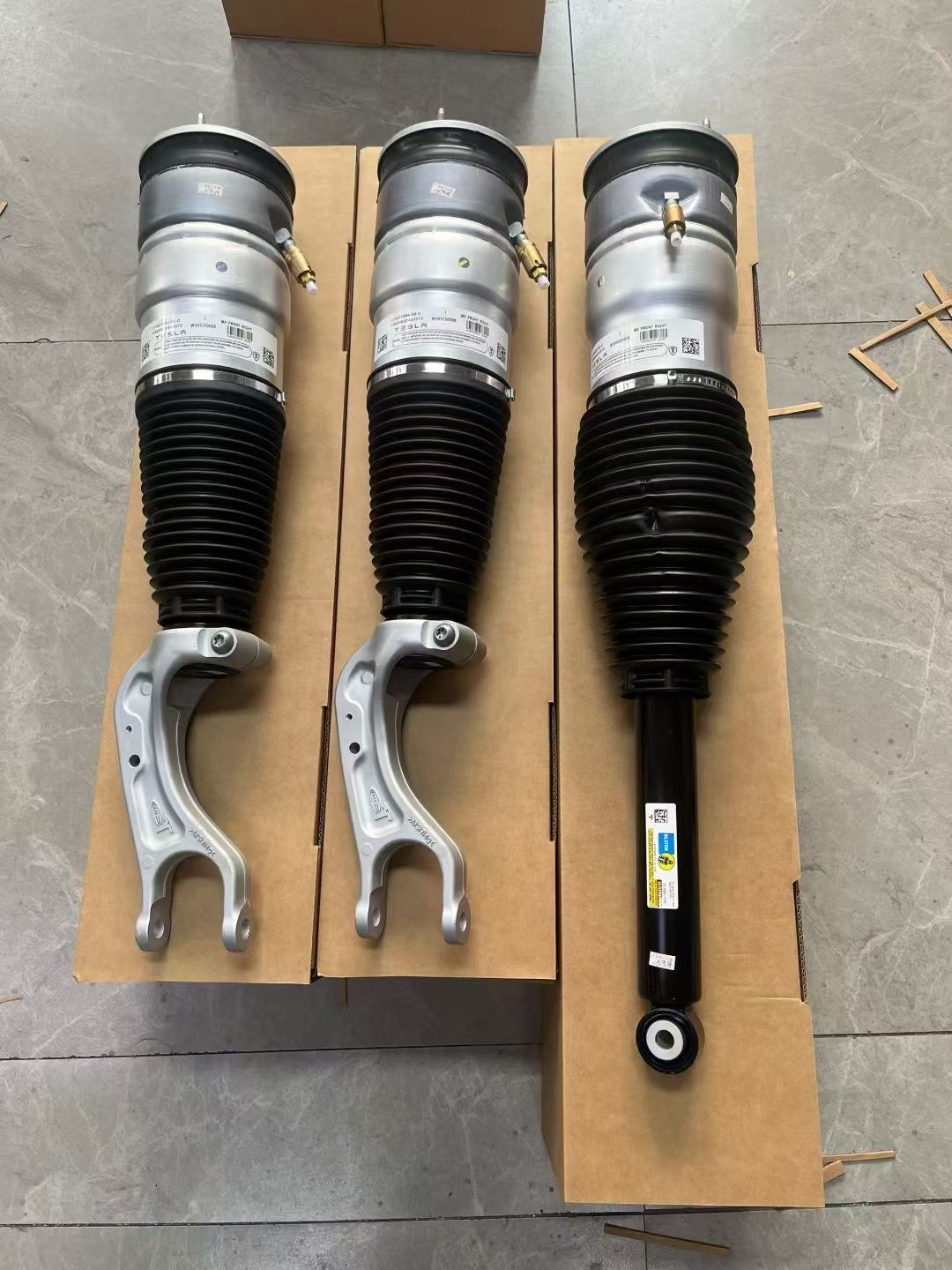 Top Quality Rear Left and Right Air Shock Absorber for Pardo J120