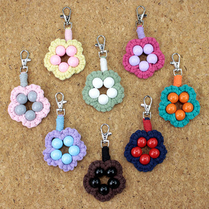 <span class=keywords><strong>Kit</strong></span> de fabrication de porte-clés fleuris bohèmes DIY, kits de porte-clés en <span class=keywords><strong>macramé</strong></span> avec pompon, <span class=keywords><strong>kit</strong></span> de porte-clés tissé avec instructions incluses - Product Image 4