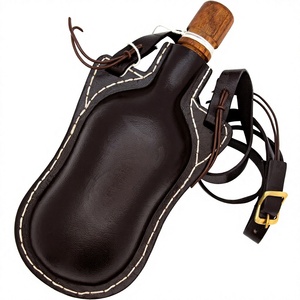 Botella Costrel Pilgrim Hecha a Mano, Botella Medieval Auténtica de Cuero con Revestimiento de Cera de Abeja, Tapón de Madera, Botella Vikinga para Beber - Product Image 1