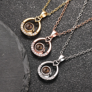 Collana con Proiezione Fotografica Personalizzata '<span class=keywords><strong>Ti</strong></span> <span class=keywords><strong>Amo</strong></span>' in 100 Lingue, Ciondolo Rotondo in Zircone con Immagine Nascosta, Regalo Romantico <span class=keywords><strong>per</strong></span> <span class=keywords><strong>Lei</strong></span> - Product Image 4