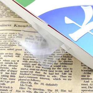 PVC Business Card Magnifier 85x55MM 3x Fresnel Lens Portable Reading Bookmark for Books Newspapers - Product Image 3