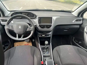 <span class=keywords><strong>Peugeot</strong></span> <span class=keywords><strong>2008</strong></span> 230THP 2016 Versione Automatic Pilot Usato Garantito SUV Francese Opzione Conveniente per il Mercato Internazionale di Auto Usate - Product Image 6
