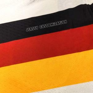 Maglie da Calcio Traspiranti in 100% Poliestere di Alta Qualità, Personalizzabili con Nomi e Numeri di Squadra, Top per Club Nazionali - Product Image 2