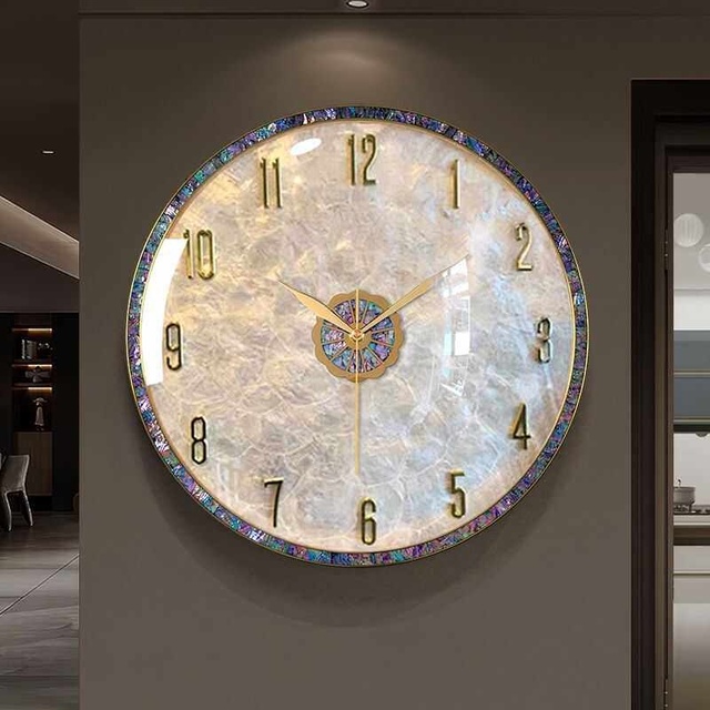 Light Luxury Metal Analog Wall Clock European Style High-end Elegant Creative Design for Living Room 2026 New Home Decor Clock