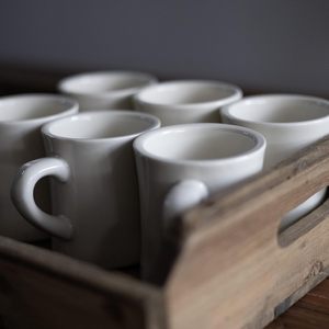 Tasses à café en céramique blanches crème personnalisées, style rétro vintage classique, épaisses, imprimées, avec logo personnalisé, en porcelaine - Product Image 2
