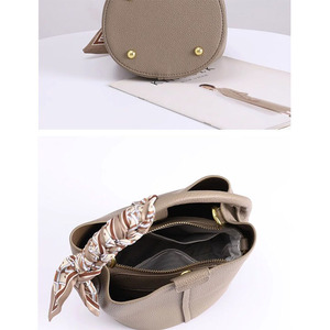 Bolso Tipo Cubo Minimalista Vintage de Cuero Granulado Impermeable con Correa Desmontable y Cierre Magnético para el Uso Diario - Product Image 6