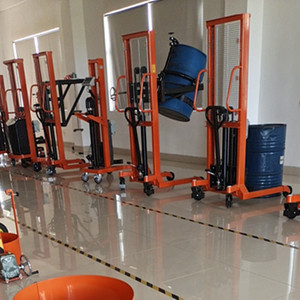 Lève-fût hydraulique manuel à pédale, capacité 200 kg, pour fûts en acier de 585 mm de diamètre, équipement de levage à poussée - Product Image 1