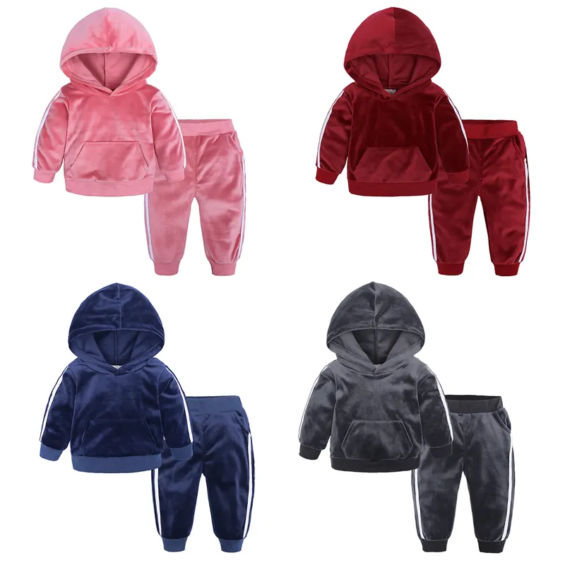 الشتاء ملابس الأطفال للجنسين بوتيك 2 قطعة مجموعة مقنعين ملابس رياضية القطيفة مخصص الاطفال جرزاية