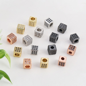 Cuentas espaciadoras cuadradas con microincrustaciones de circonita, chapadas en oro de 18 quilates, para kit de accesorios de fabricación de joyas, pulseras y collares DIY. - Product Image 1