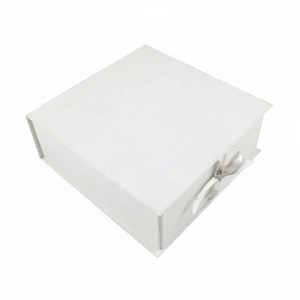 Boîte en carton élégante et blanche pour cadeau, coffret d'emballage à personnaliser, de haute qualité et respectueux de l'environnement, pièces - Product Image 1