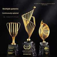Coupe de trophée personnalisable en alliage de zinc doré pour récompense de l'excellence, base en marbre massif polie et gravée, cadeau sur mesure