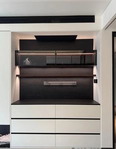 Mueble <span class=keywords><strong>de</strong></span> Almacenamiento Multifuncional Integrado, Incluye Armarios Cerrados, Estantes Abiertos y Espacio para Lavandería - Product Image 3