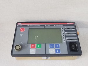 Unidad HMI REF542PLUS 750090802D con abolladuras en la pantalla PLC - Product Image 1