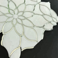 Carrelage de mosaïque à motif de fleur, mosaïque à jet d'eau en marbre blanc grec