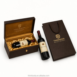 Boîte cadeau rigide <span class=keywords><strong>rouge</strong></span> <span class=keywords><strong>bordeaux</strong></span> pour <span class=keywords><strong>vin</strong></span> avec ensemble de 4 outils à <span class=keywords><strong>vin</strong></span>, doublure en satin, logo personnalisé en relief pour emballage cadeau de <span class=keywords><strong>vin</strong></span> de fêtes - Product Image 6