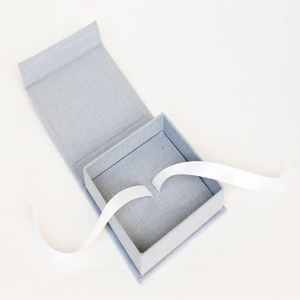 Caja de Cartón Magnética Plegable para Sombreros, Exhibición de Venta al por Menor, Logotipo Personalizado, Estampado en Caliente, Elegante Juego de Cajas Premium - Product Image 6