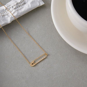 Collares de joyería fina personalizados de acero inoxidable 316L, chapados en oro PVD de 14K y 18K, con colgantes de circonita con clip para mujer. - Product Image 2