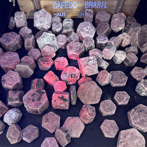 Cristal Hexagonal de Corindón Rubí Natural <span class=keywords><strong>en</strong></span> <span class=keywords><strong>Bruto</strong></span>, Fragmento de Geoda de Cristal Mineral, Espécimen Metafísico para Exhibición, Venta al por Mayor a Granel - Product Image 3