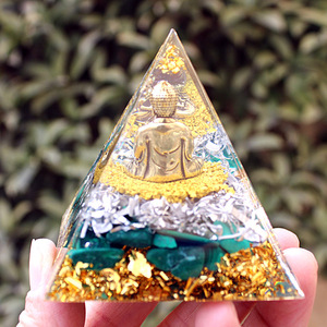 พระพุทธรูปนั่งทรงพีระมิดเรซิ่นคริสตัลอีพ็อกซี่ประดับตกแต่งบ้านด้วยมาลาไคต์ งานฝีมือเรซิ่นสำหรับตั้งโต๊ะ - Product Image 4