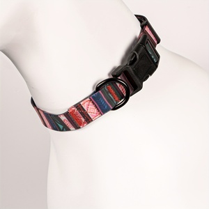 <span class=keywords><strong>Collar</strong></span> de perro de lujo de diseño personalizado, diseño de hojas de lujo, aleación de poliéster, cuello ajustable para mascotas, <span class=keywords><strong>collar</strong></span> de entrenamiento para correr de cuero - Product Image 3